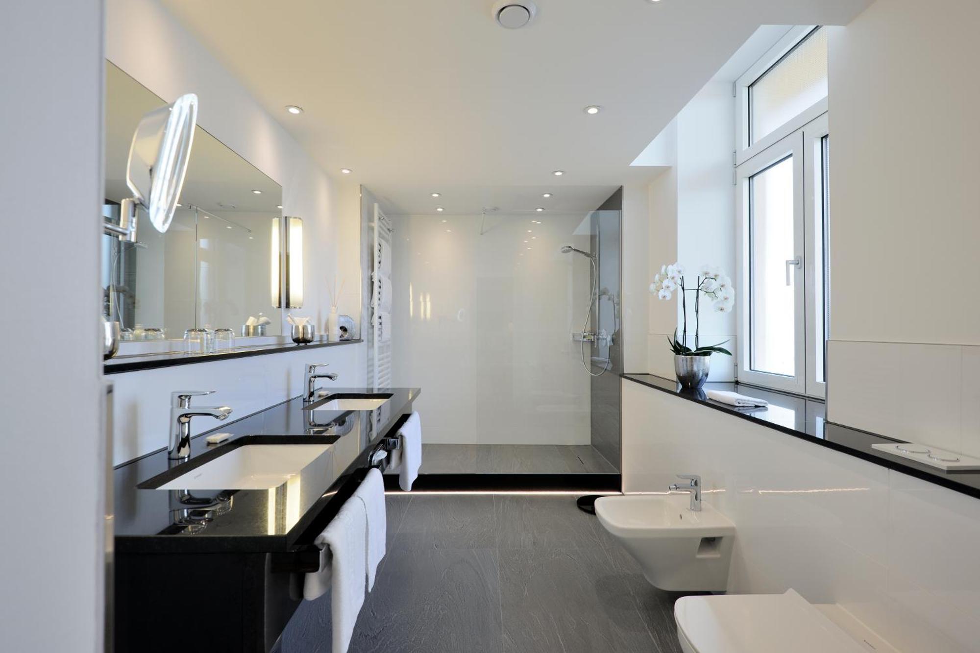 Kastens Hotel Luisenhof Hannover Exteriér fotografie Bathroom