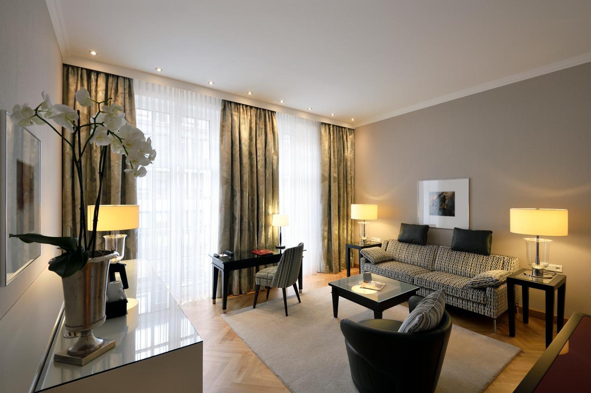 Kastens Hotel Luisenhof Hannover Exteriér fotografie A suite at the Mandarin Oriental, Munich